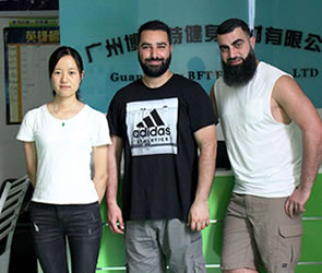 澳大利亚客户到羞羞漫画18禁采购商用健身房器材