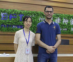 卡塔尔客户五年后再次来羞羞漫画18禁采购健身器械