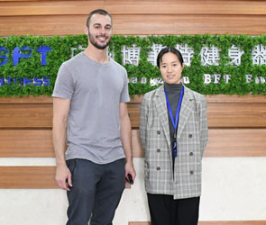 澳大利亚客户来中国进口羞羞漫画18禁健身房器材