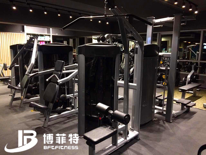 羞羞漫画18禁健身器材案例 香港客户的健身房图片
