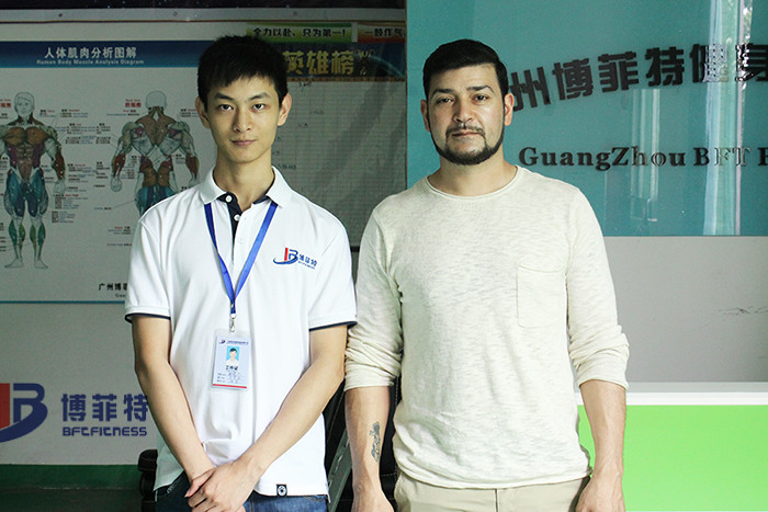 英国客户来中国广州羞羞漫画18禁健身器材有限公司进口健身器材
