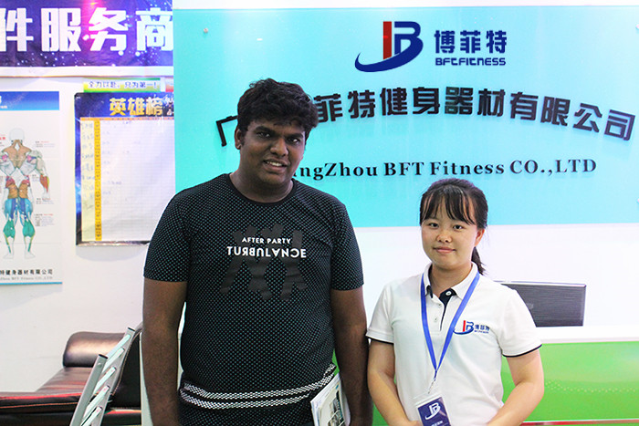 印度客户来中国广州羞羞漫画18禁健身器材有限公司进口健身器材