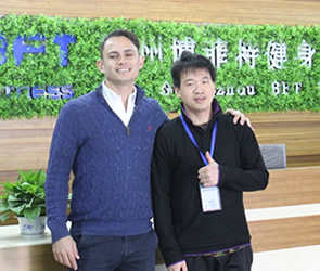 澳大利亚客户来中国进口广州羞羞漫画18禁健身器材