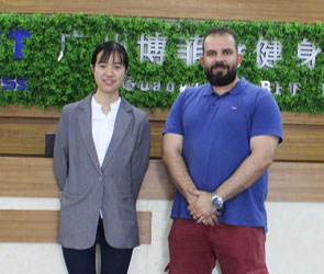伊拉克客户来中国找商用健身器械生产羞羞视频网站免费