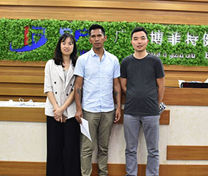 玻利维亚客户进口中国羞羞漫画18禁品牌健身器材